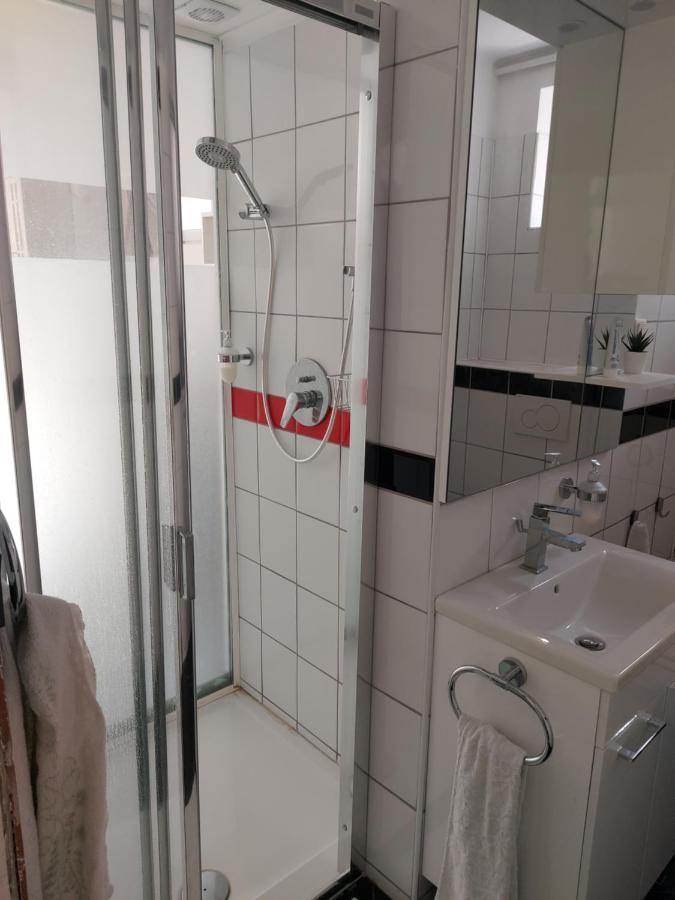 2+2Szemelyes Apartman Kerttel Lägenhet Székesfehérvár Exteriör bild